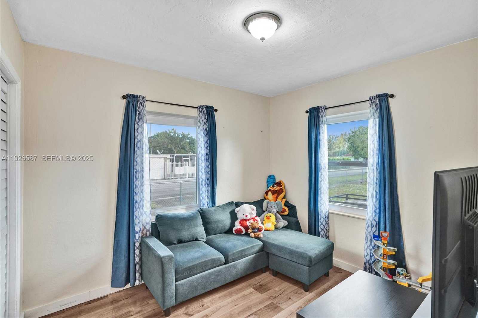 Small Image of 1300 NORTH WEST 87TH ST, Miami Number 16