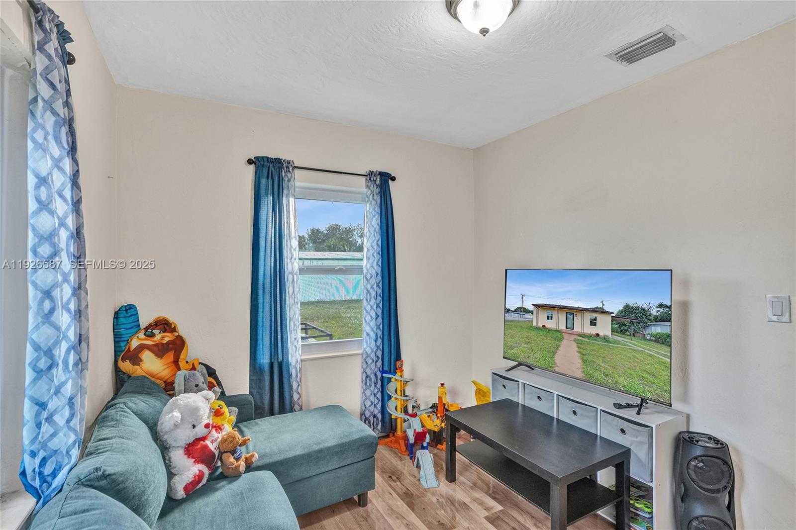 Small Image of 1300 NORTH WEST 87TH ST, Miami Number 17