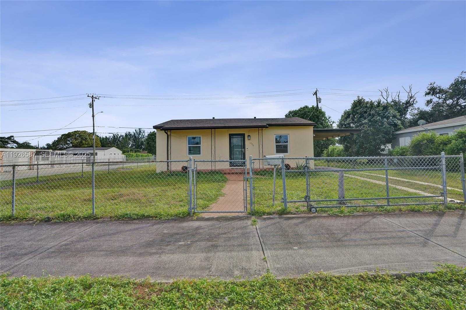 Small Image of 1300 NORTH WEST 87TH ST, Miami Number 2