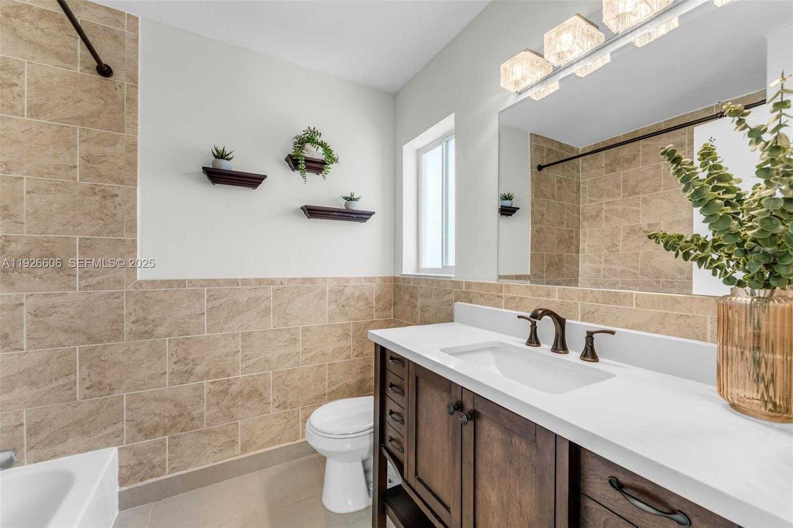 Small Image of 17542 SOUTH WEST 139TH CT, Miami Number 21