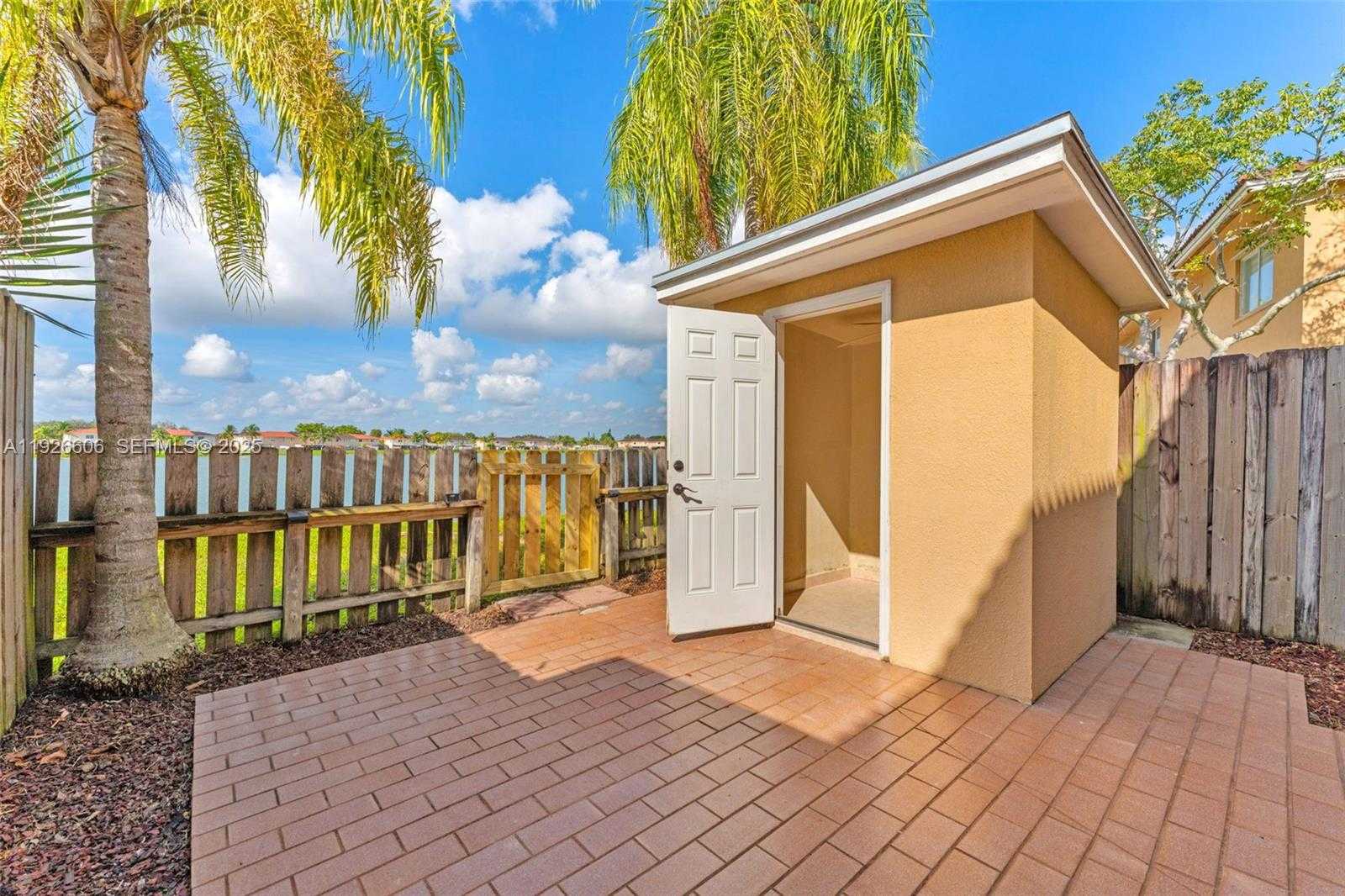 Small Image of 17542 SOUTH WEST 139TH CT, Miami Number 27