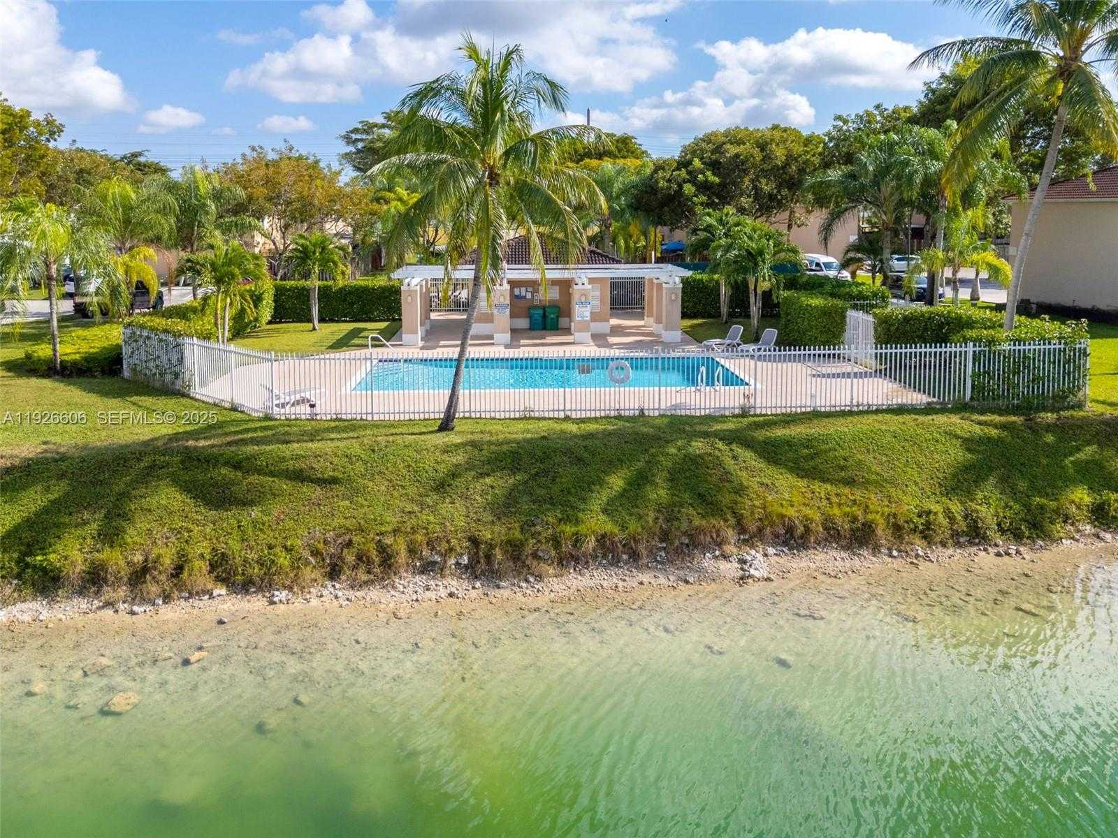 Small Image of 17542 SOUTH WEST 139TH CT, Miami Number 31