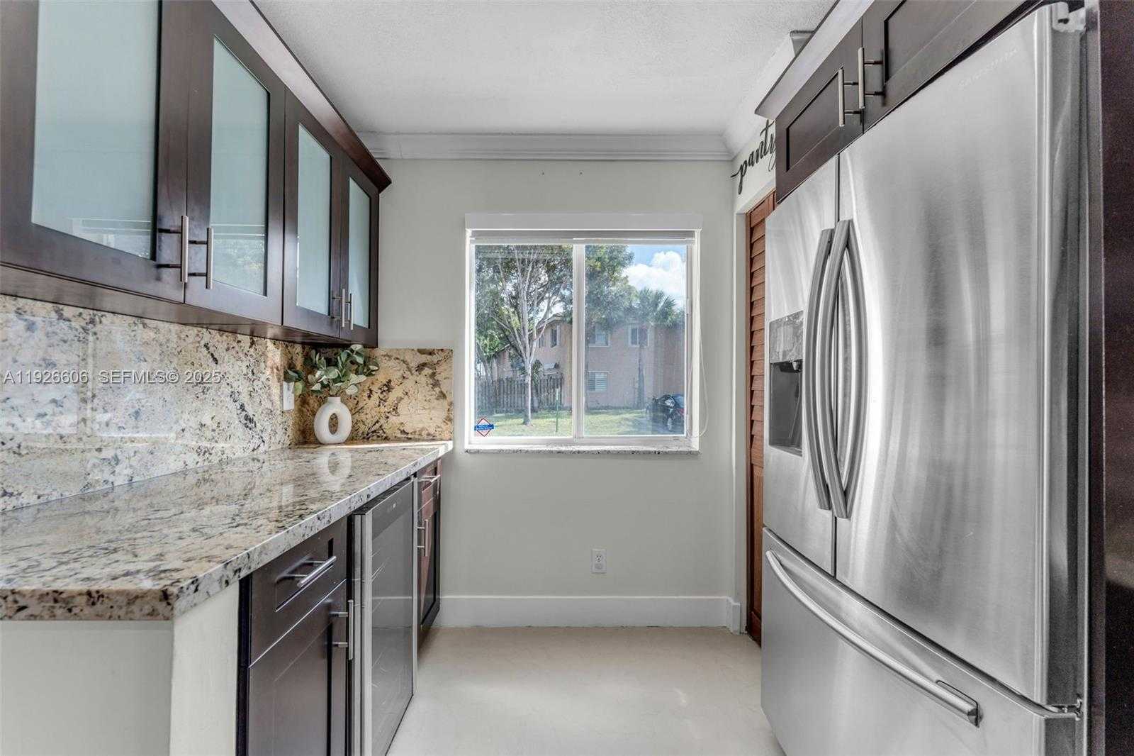 Small Image of 17542 SOUTH WEST 139TH CT, Miami Number 6