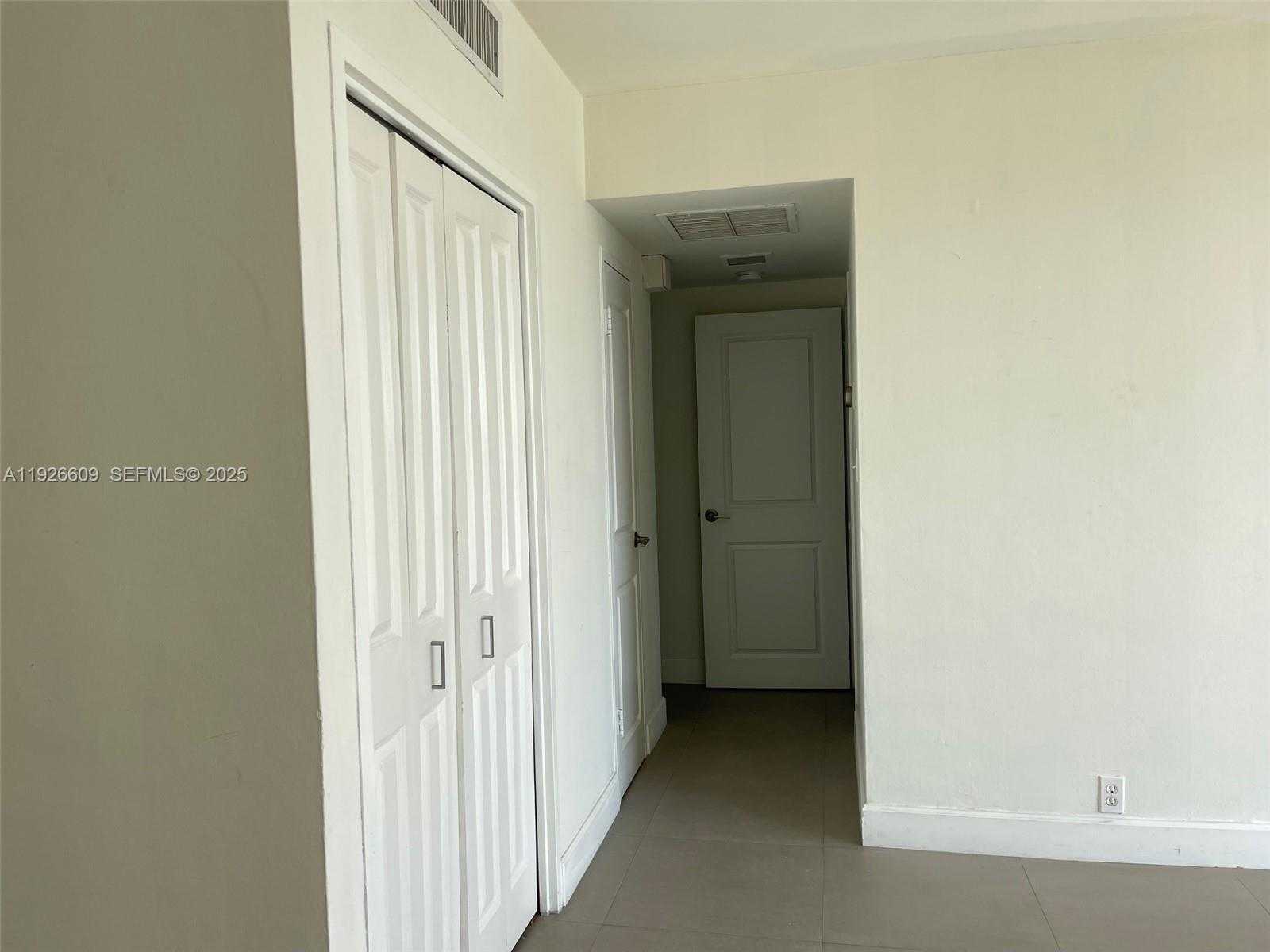 Small Image of 1000 WEST AVE #409, Miami Beach Number 5