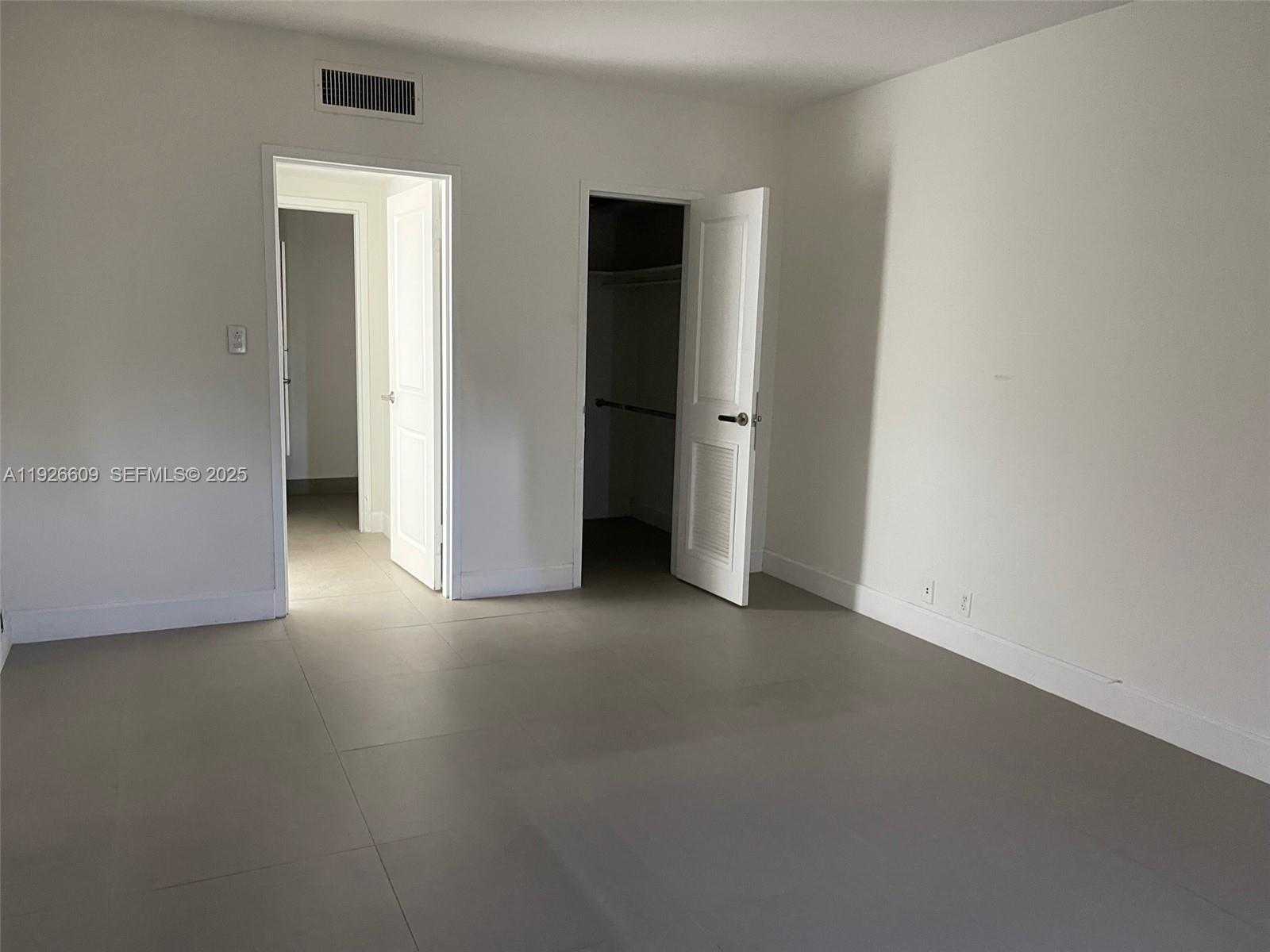 Small Image of 1000 WEST AVE #409, Miami Beach Number 6