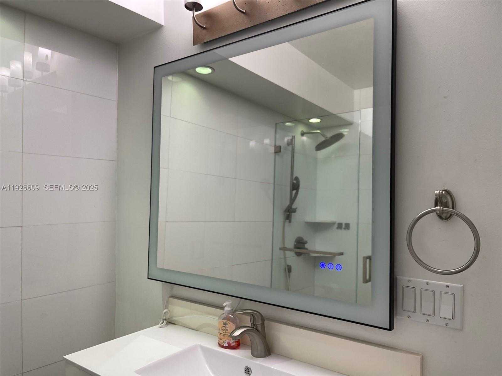 Small Image of 1000 WEST AVE #409, Miami Beach Number 9