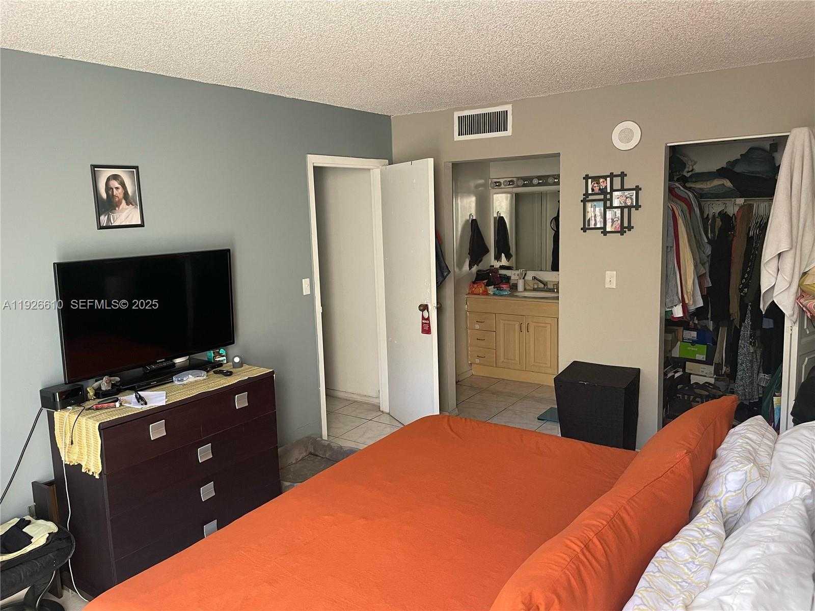 Small Image of Sunny Isles Beach Number 4