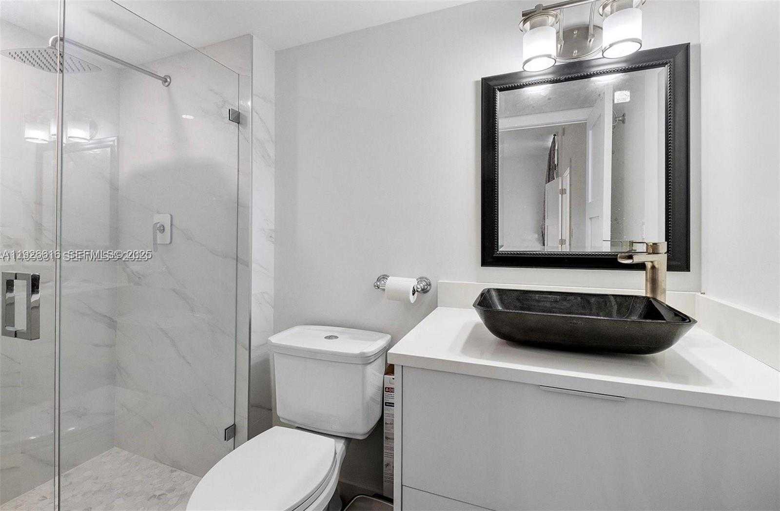 Small Image of 100 BAYVIEW DR #ph 31, Sunny Isles Beach Number 12