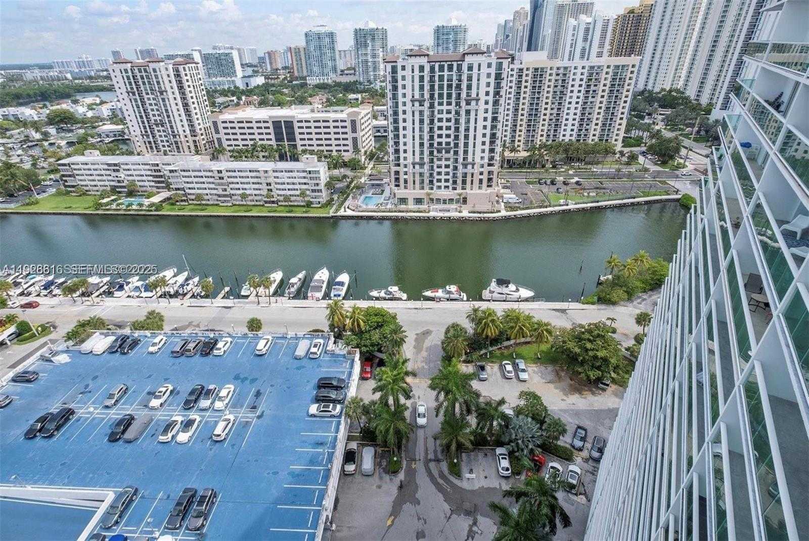 Small Image of 100 BAYVIEW DR #ph 31, Sunny Isles Beach Number 14