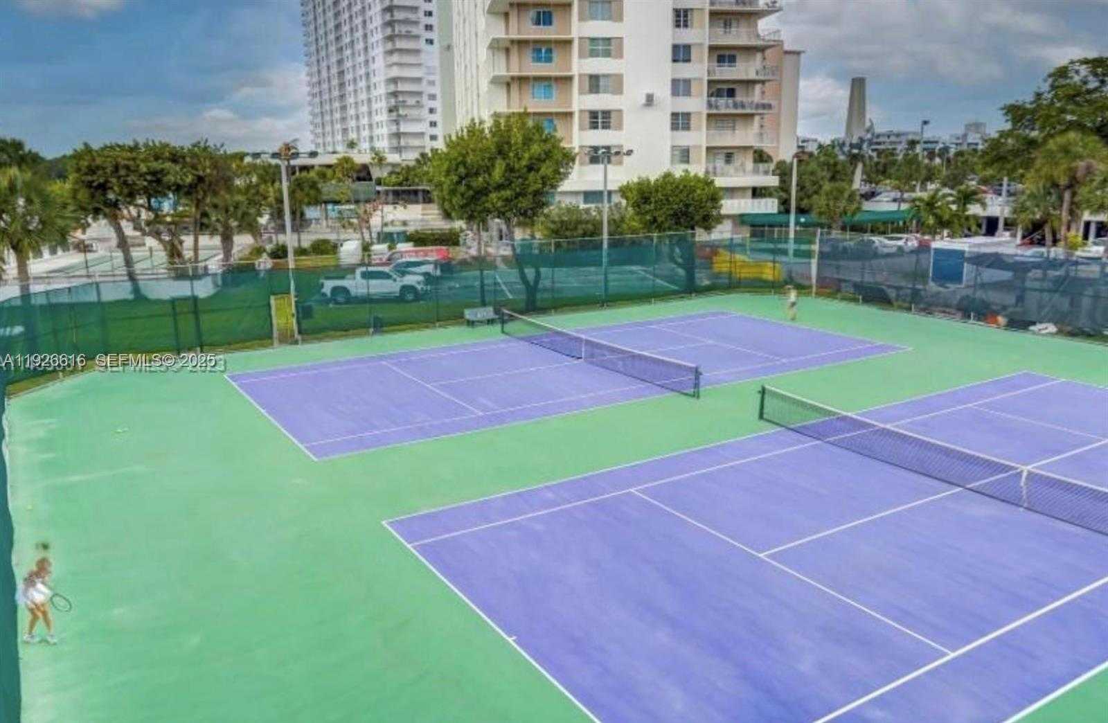 Small Image of 100 BAYVIEW DR #ph 31, Sunny Isles Beach Number 15