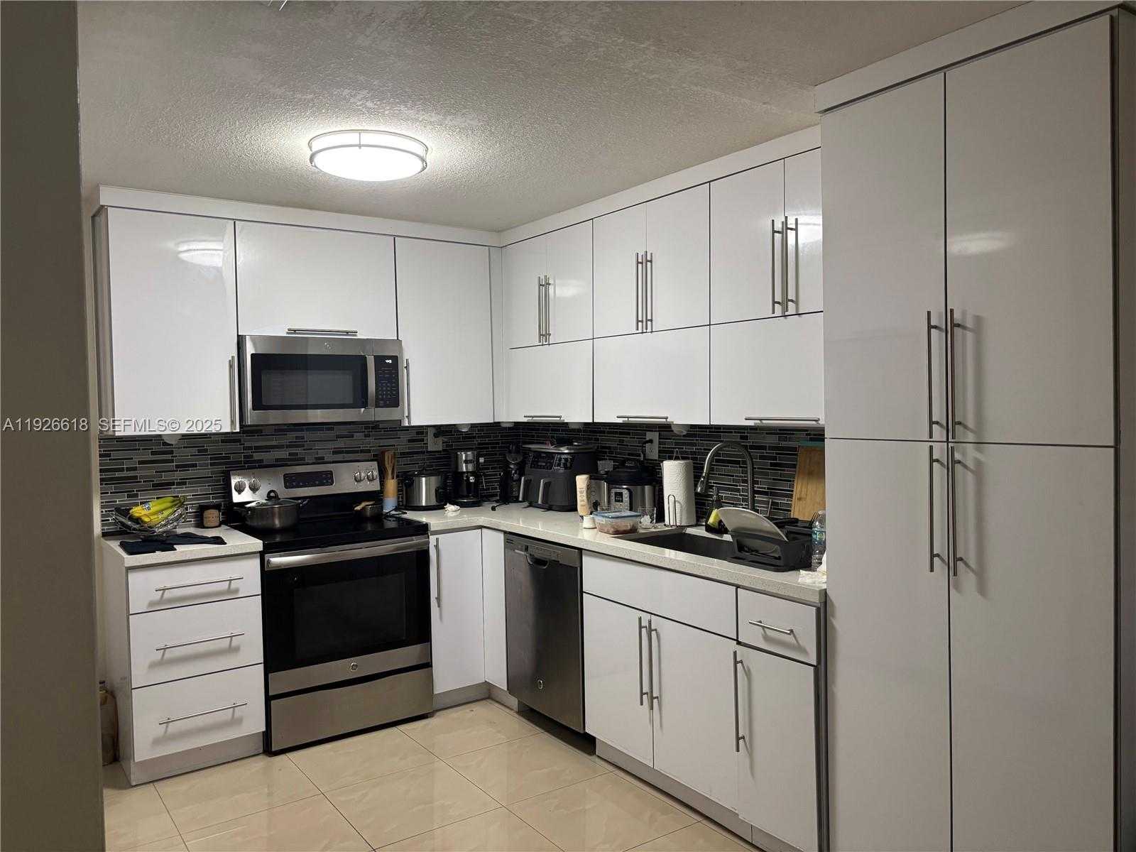 Small Image of 13272 SOUTH WEST 112TH TER, Miami Number 4