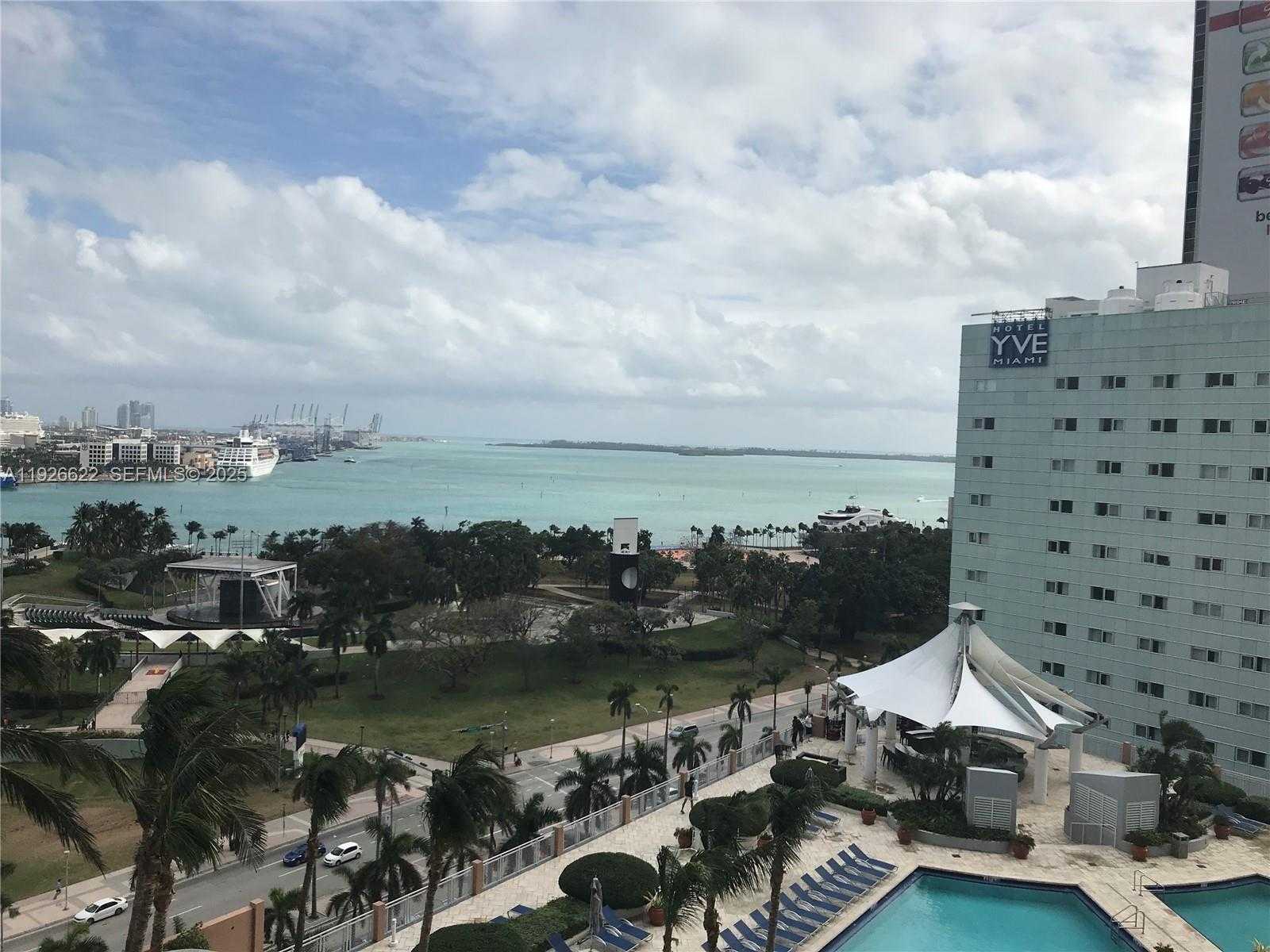 Small Image of 244 BISCAYNE BLVD #1405, Miami Number 1