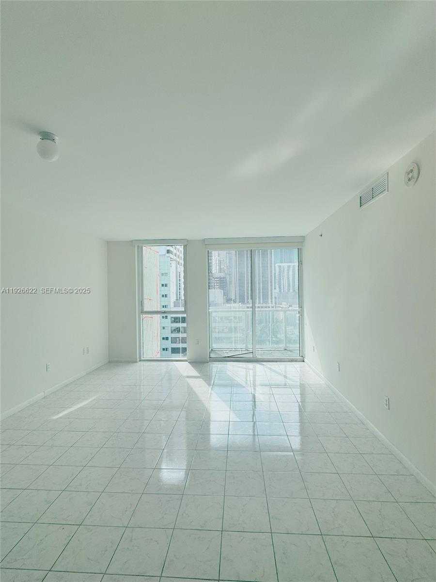 Small Image of 244 BISCAYNE BLVD #1405, Miami Number 2