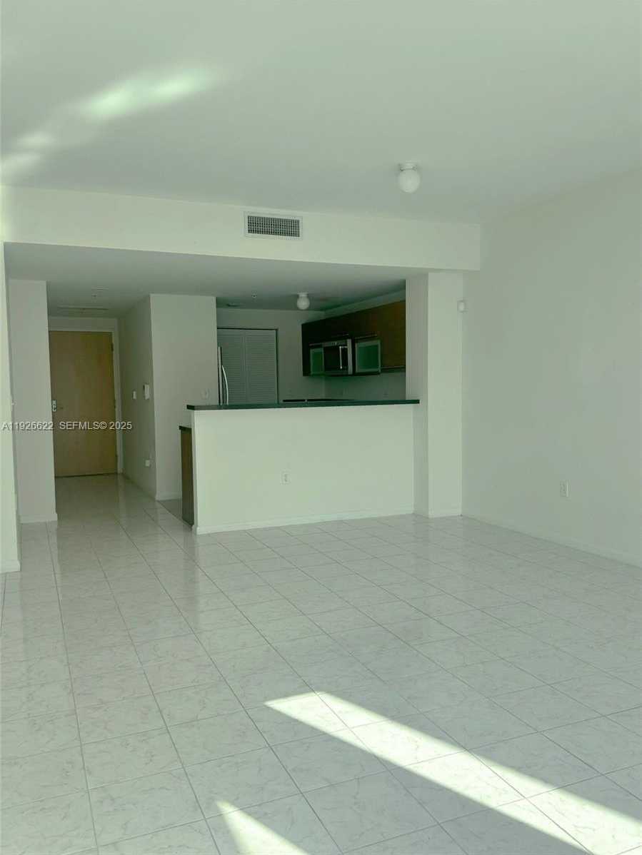Small Image of 244 BISCAYNE BLVD #1405, Miami Number 3