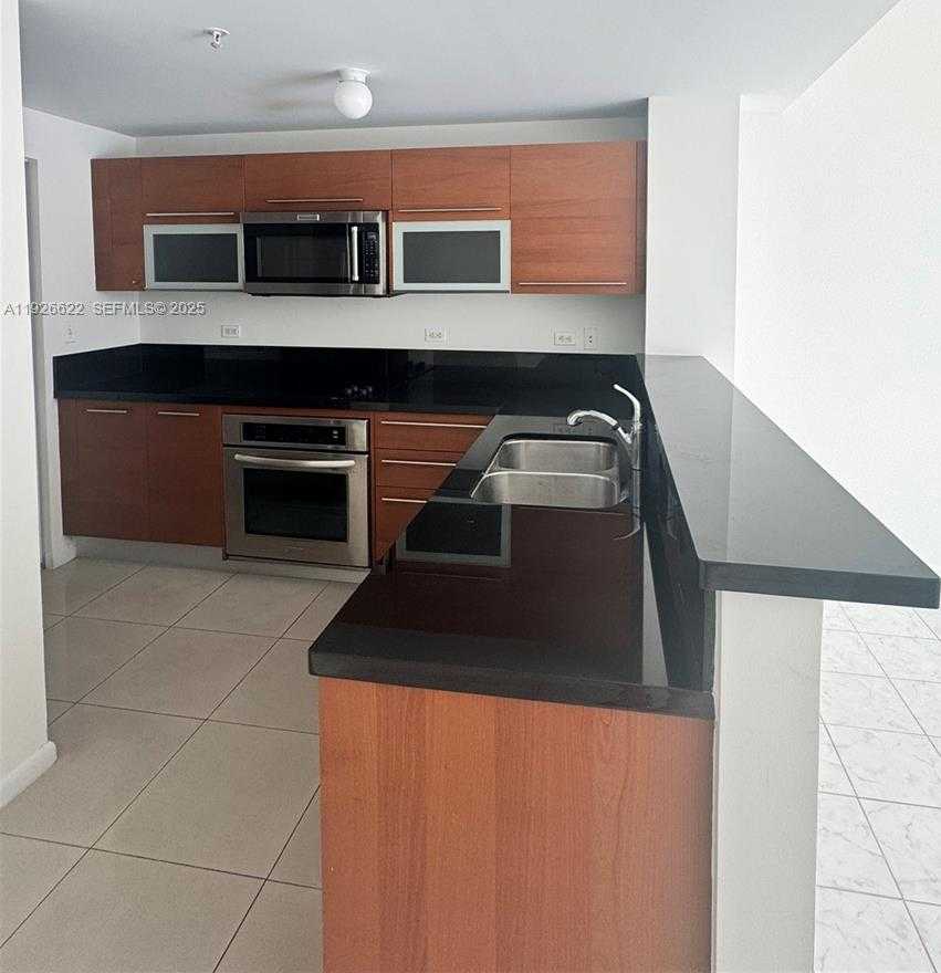 Small Image of 244 BISCAYNE BLVD #1405, Miami Number 4