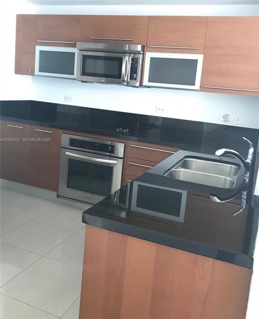 Small Image of 244 BISCAYNE BLVD #1405, Miami Number 5