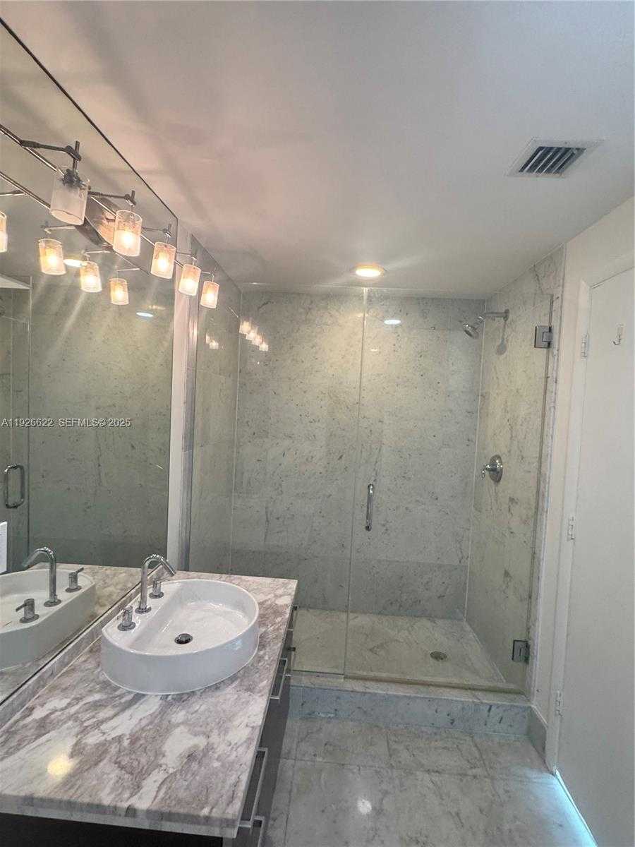 Small Image of 244 BISCAYNE BLVD #1405, Miami Number 8
