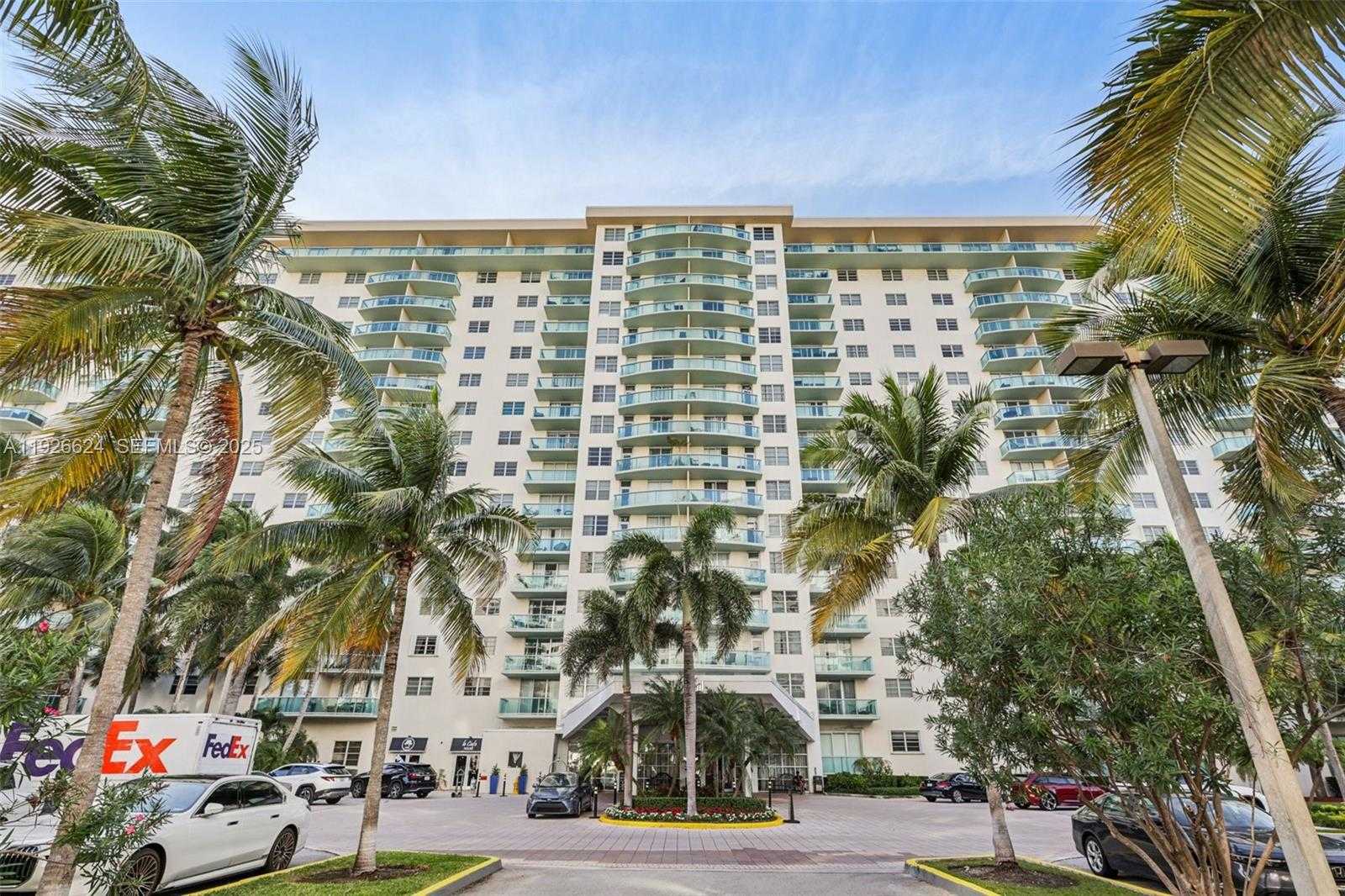 Small Image of 19390 COLLINS AVE #1602, Sunny Isles Beach Number 1