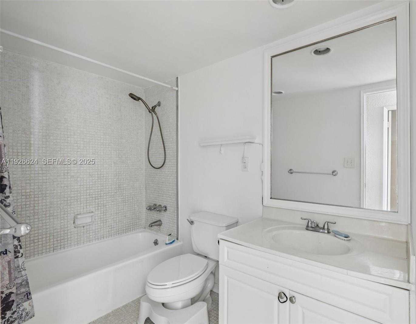 Small Image of 19390 COLLINS AVE #1602, Sunny Isles Beach Number 23