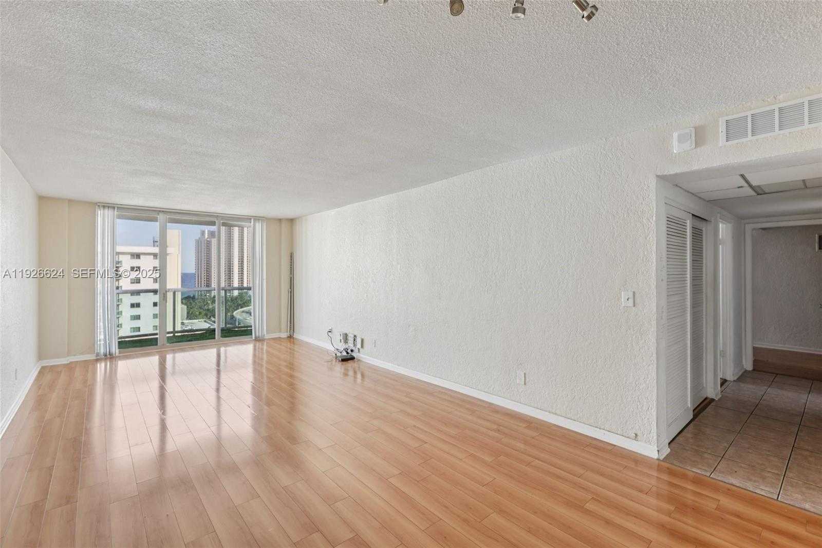 Small Image of 19390 COLLINS AVE #1602, Sunny Isles Beach Number 7