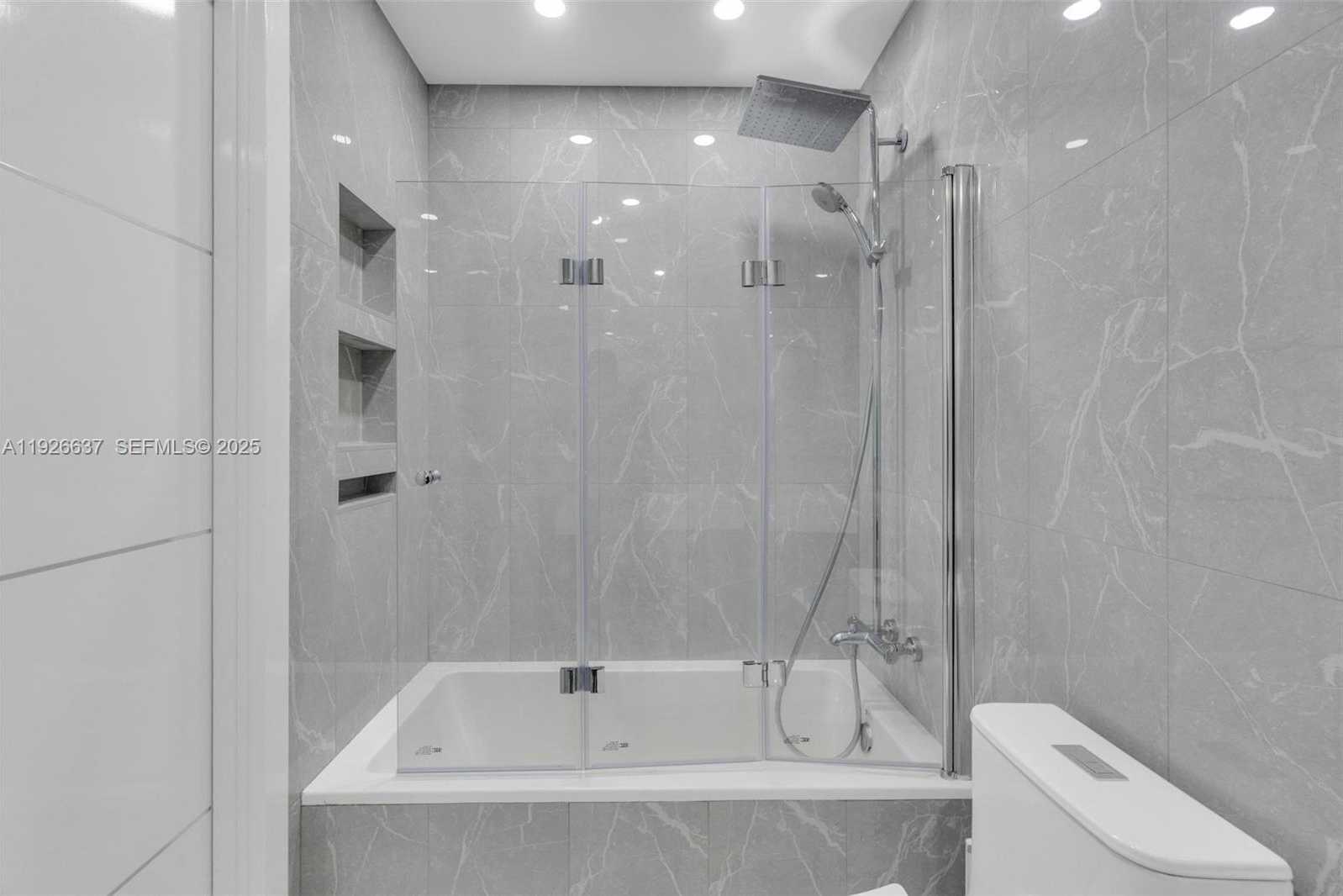 Small Image of 18011 BISCAYNE BLVD #PH04, Aventura Number 20