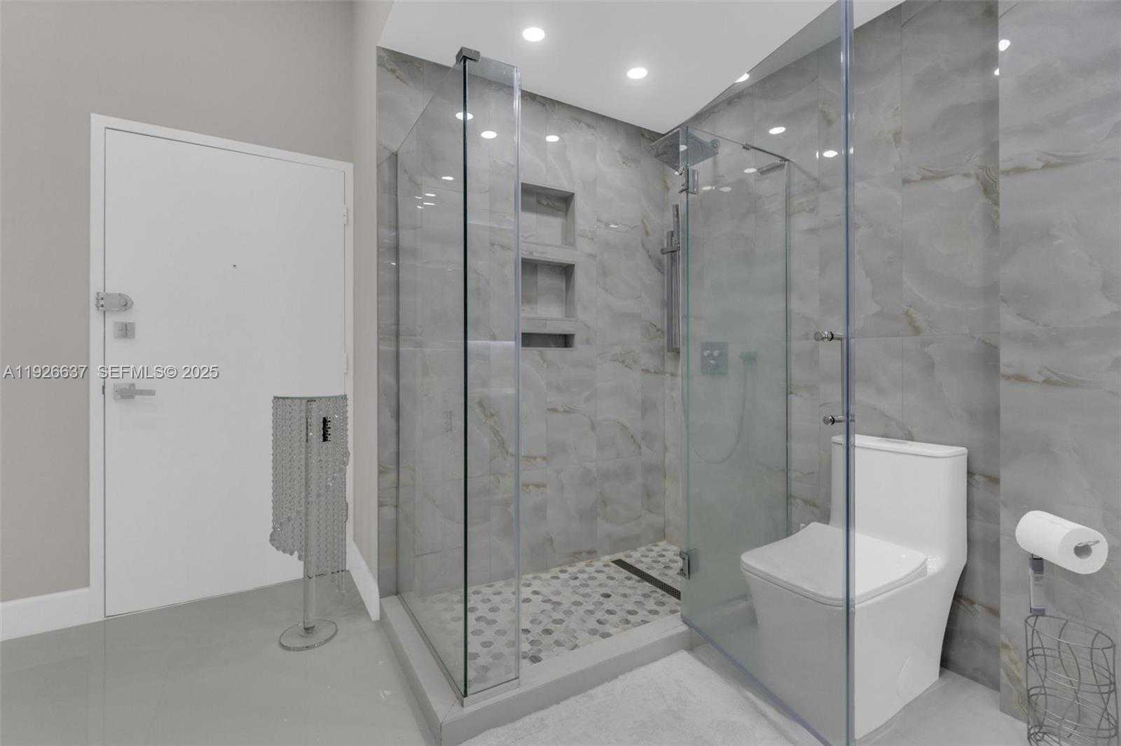 Small Image of 18011 BISCAYNE BLVD #PH04, Aventura Number 21