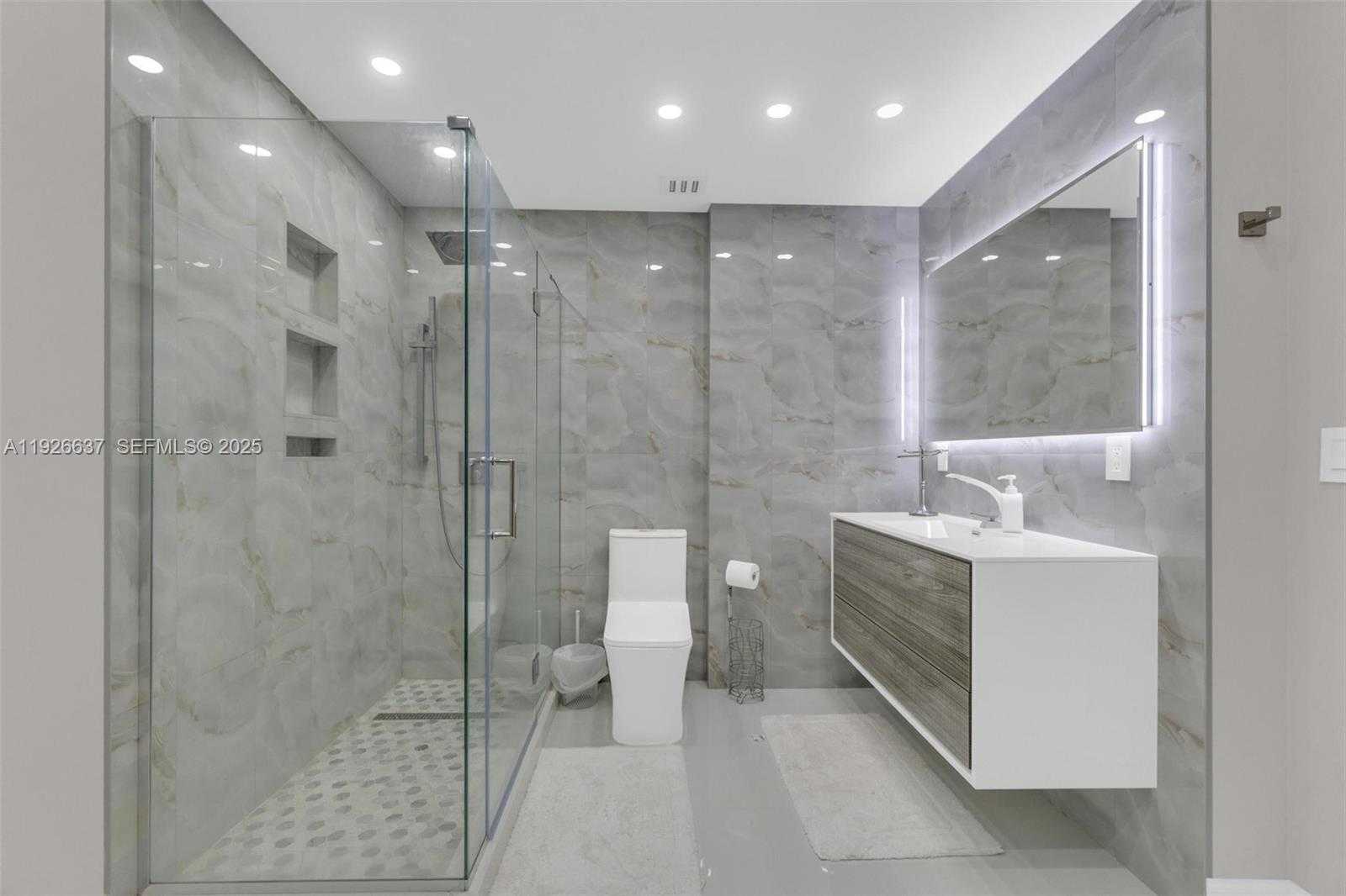 Small Image of 18011 BISCAYNE BLVD #PH04, Aventura Number 22