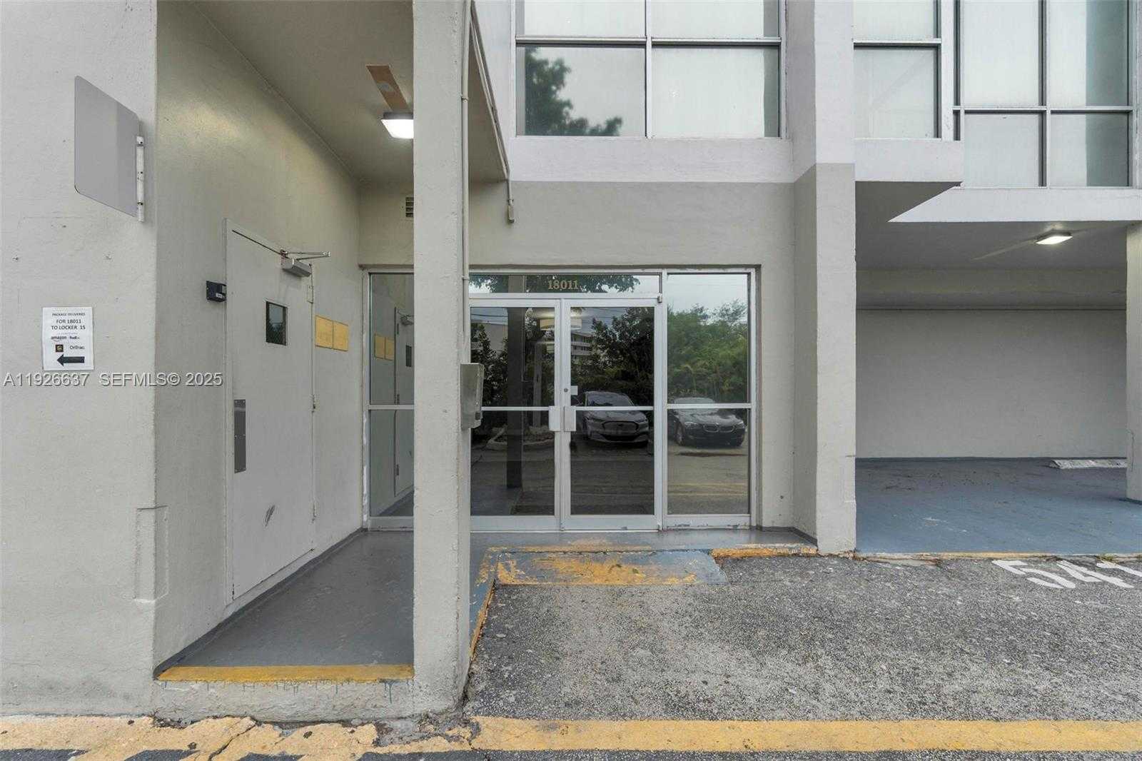 Small Image of 18011 BISCAYNE BLVD #PH04, Aventura Number 32