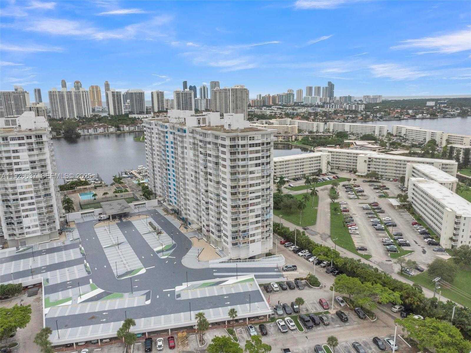 Small Image of 18011 BISCAYNE BLVD #PH04, Aventura Number 33
