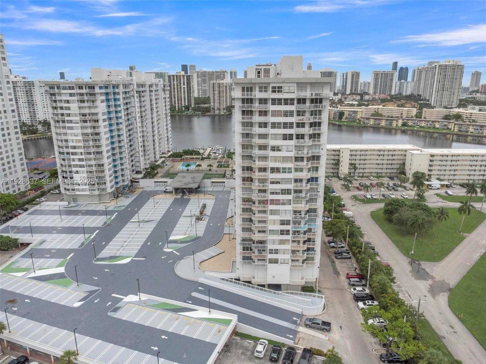 Small Image of 18011 BISCAYNE BLVD #PH04, Aventura Number 34