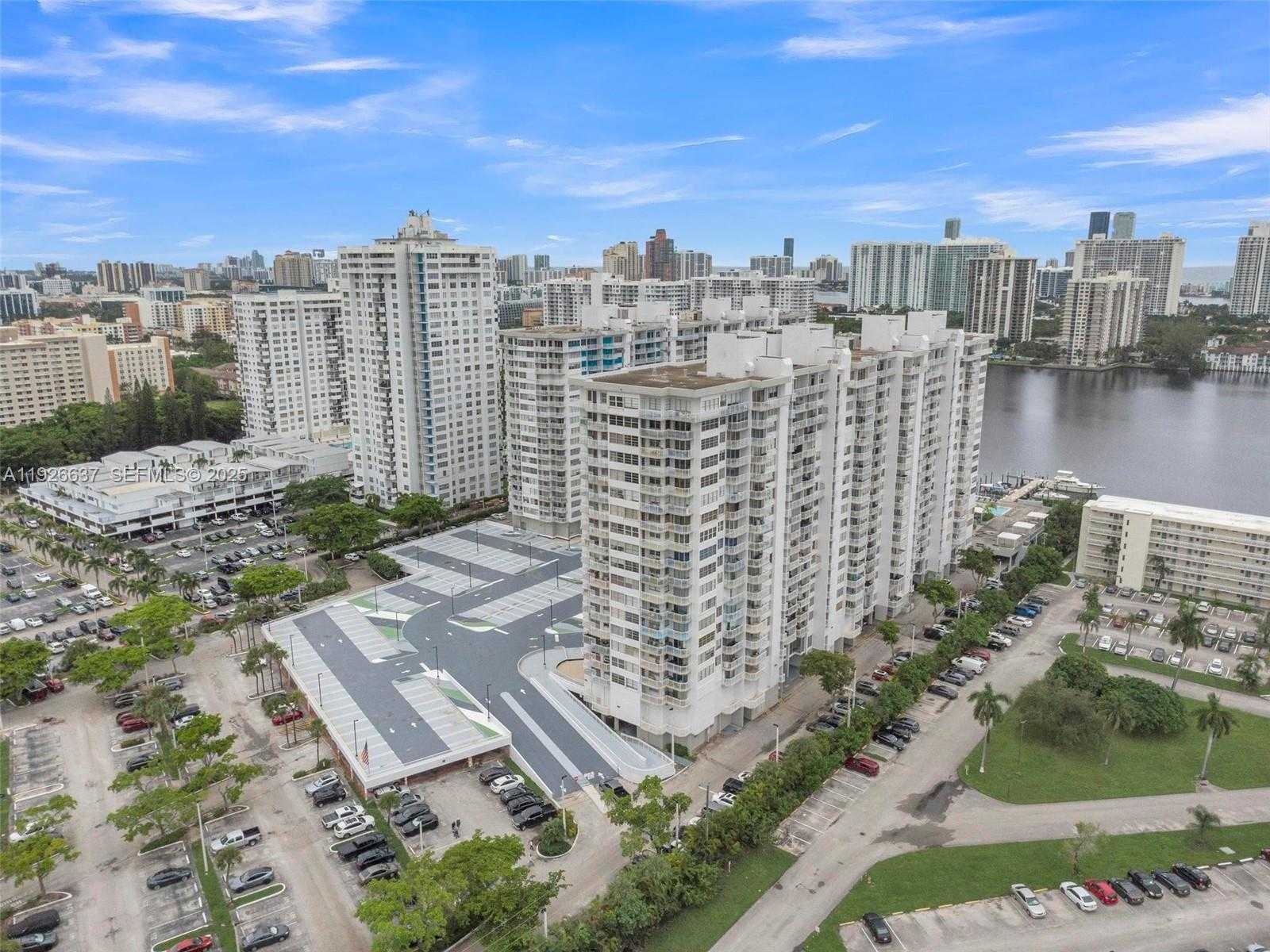 Small Image of 18011 BISCAYNE BLVD #PH04, Aventura Number 36