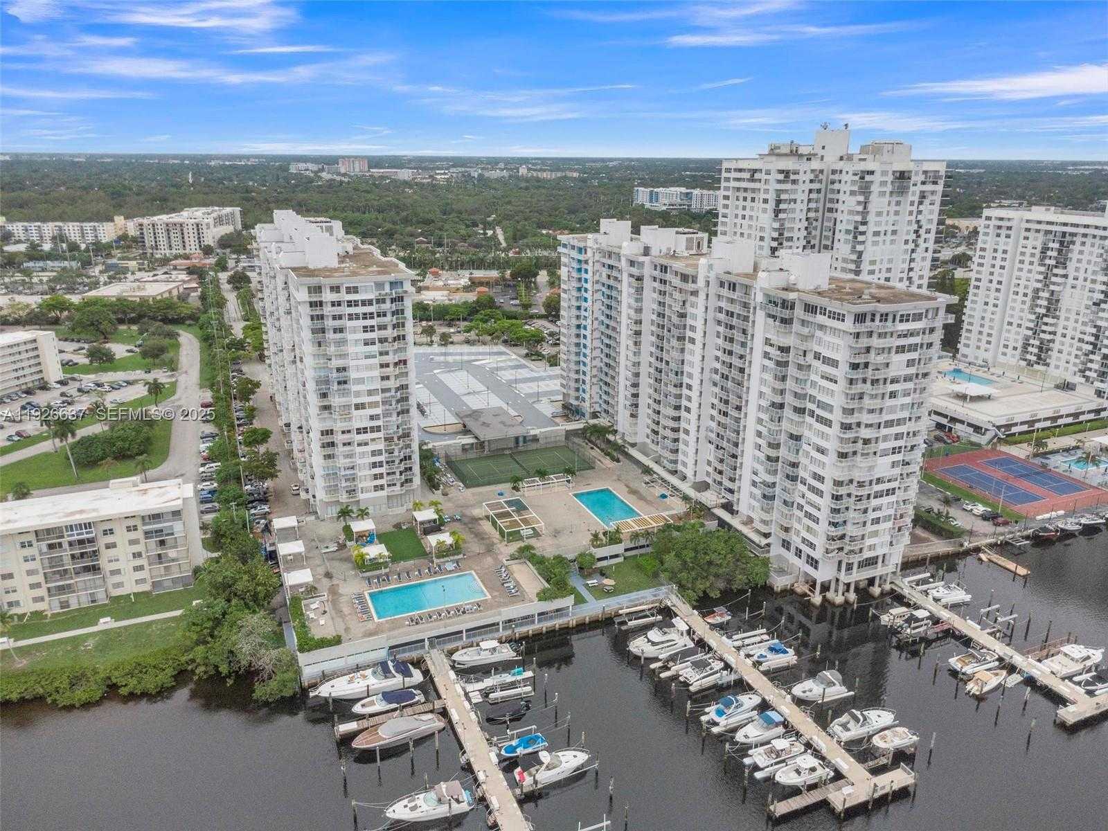Small Image of 18011 BISCAYNE BLVD #PH04, Aventura Number 37
