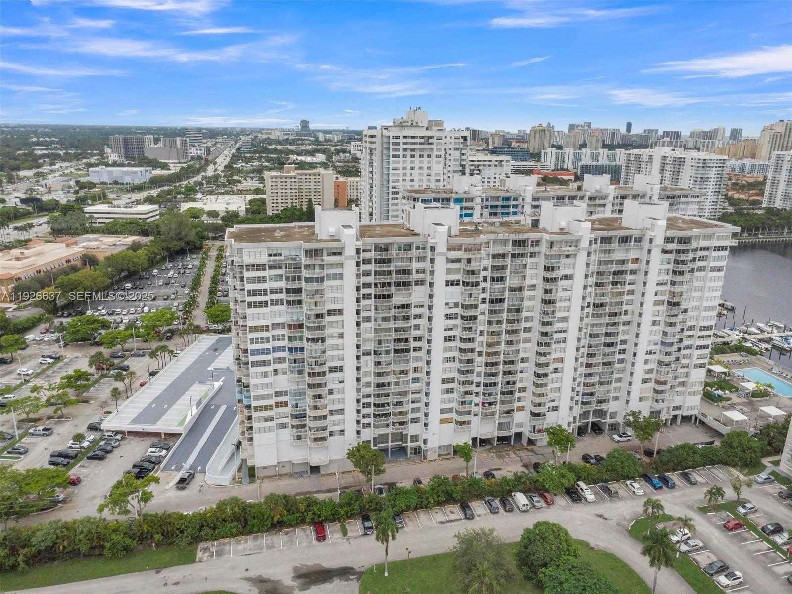 Small Image of 18011 BISCAYNE BLVD #PH04, Aventura Number 38