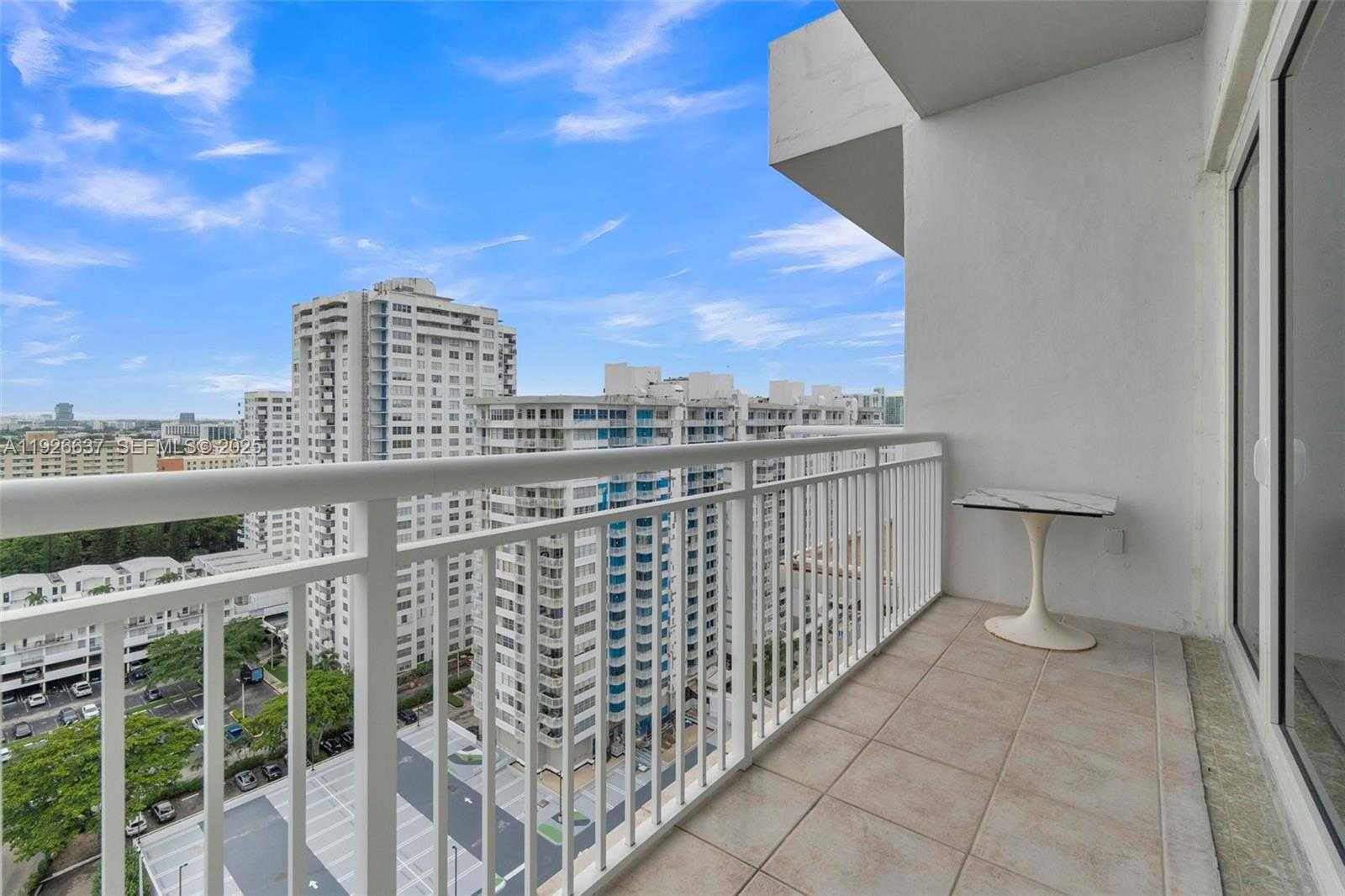Small Image of 18011 BISCAYNE BLVD #PH04, Aventura Number 44