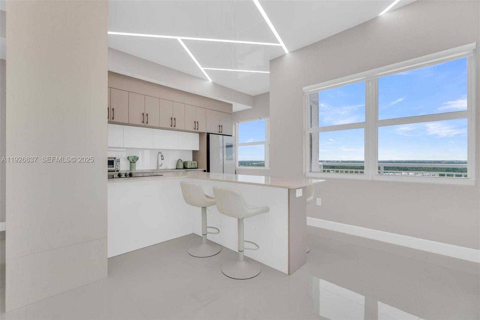 Small Image of 18011 BISCAYNE BLVD #PH04, Aventura Number 8