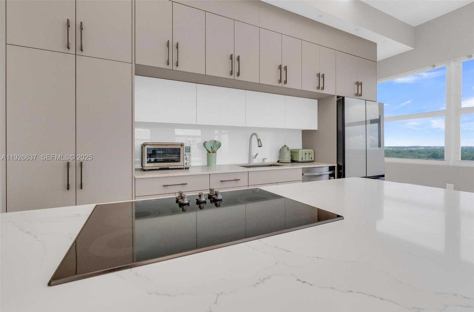 Small Image of 18011 BISCAYNE BLVD #PH04, Aventura Number 9