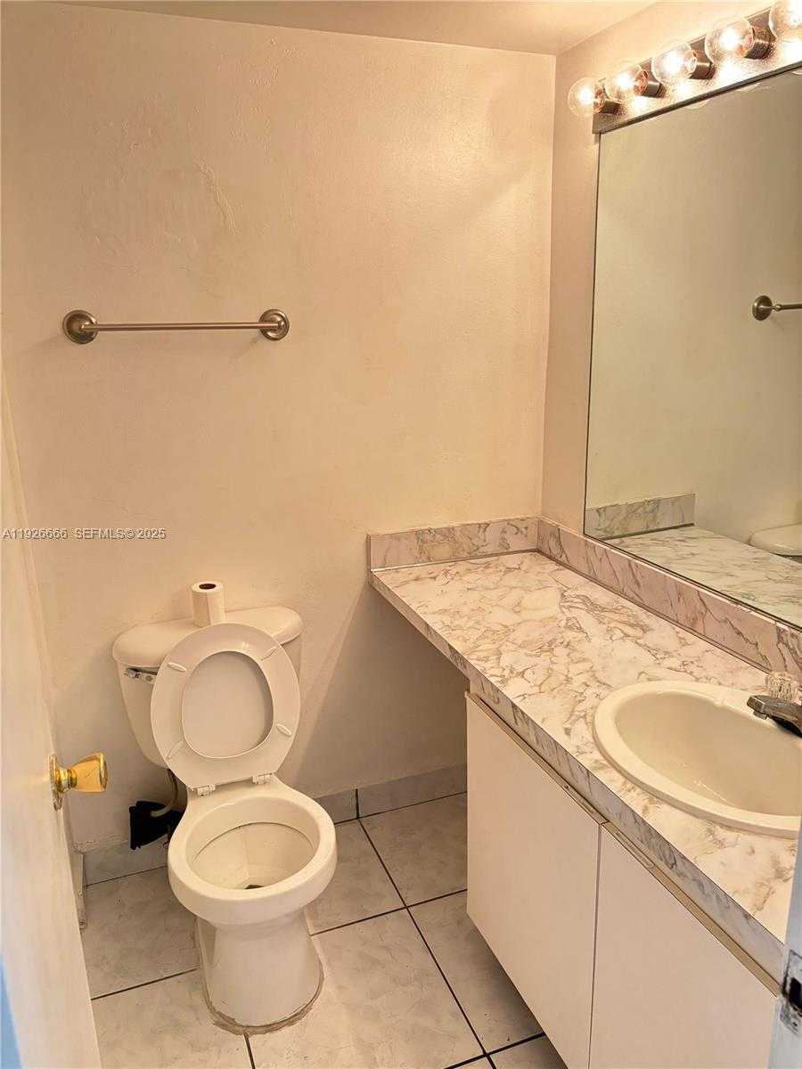Small Image of 4270 NORTH WEST 79TH AVE #2D, Doral Number 6