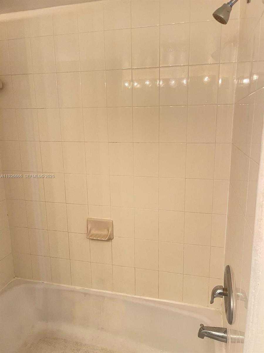 Small Image of 4270 NORTH WEST 79TH AVE #2D, Doral Number 8