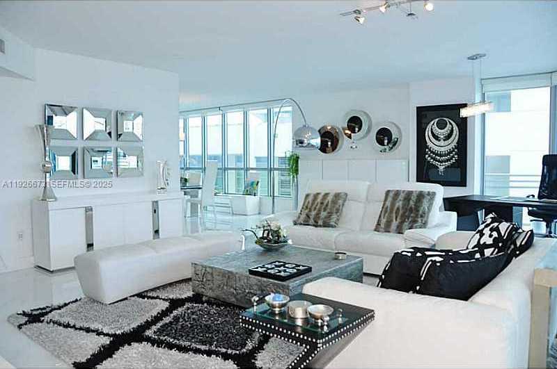 Imagen de Pequeño Objeto