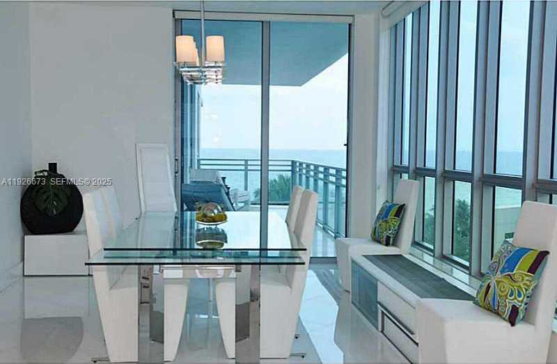 Imagen de Pequeño Objeto