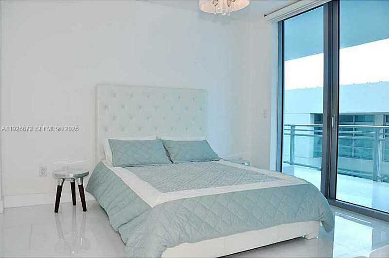 Imagen de Pequeño Objeto