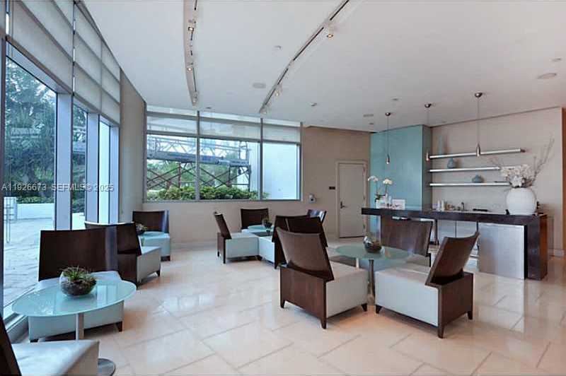 Imagen de Pequeño Objeto