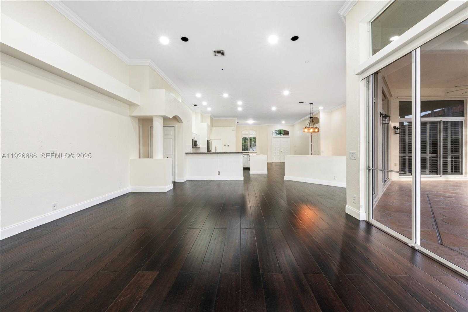 Small Image of 2893 OAKBROOK DR, Weston Number 20