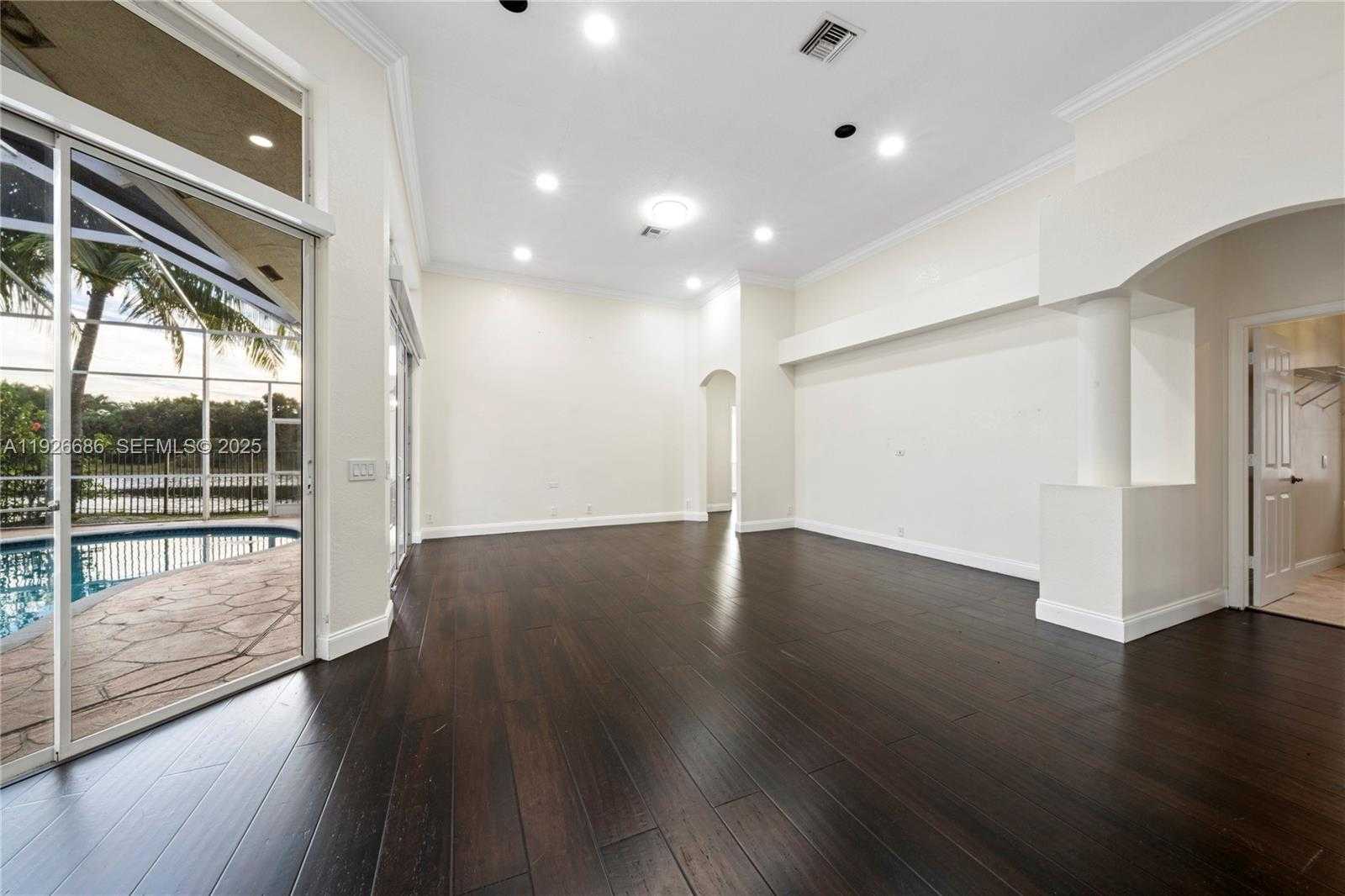 Small Image of 2893 OAKBROOK DR, Weston Number 22