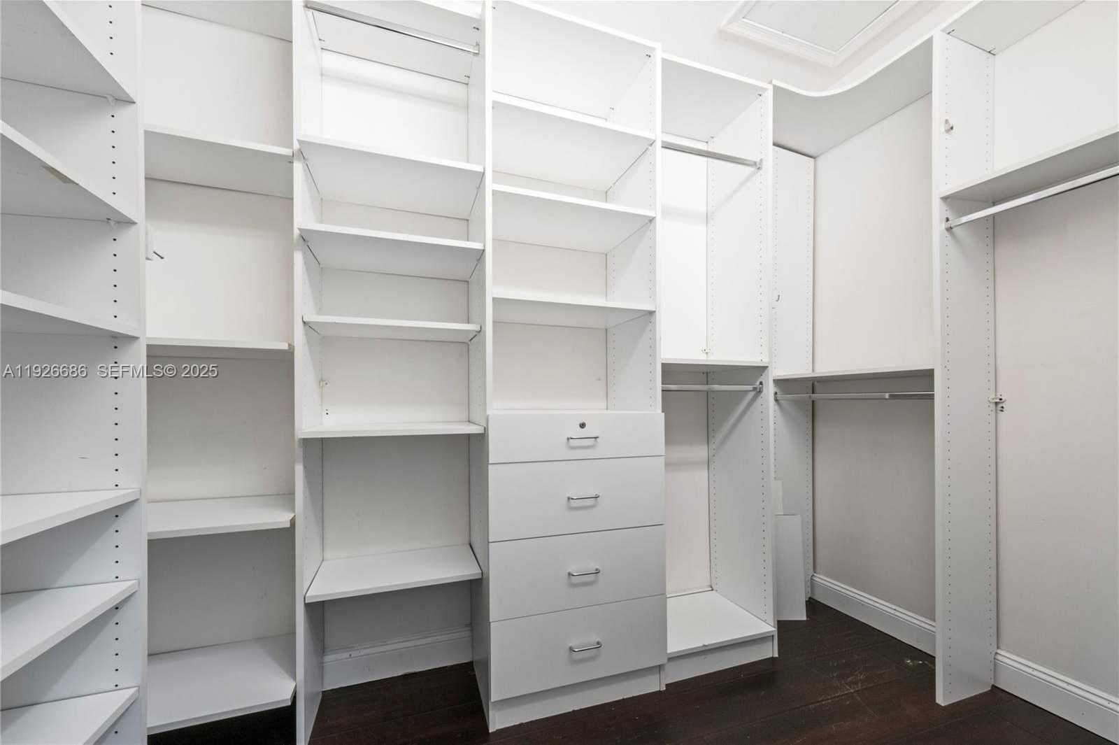 Small Image of 2893 OAKBROOK DR, Weston Number 27