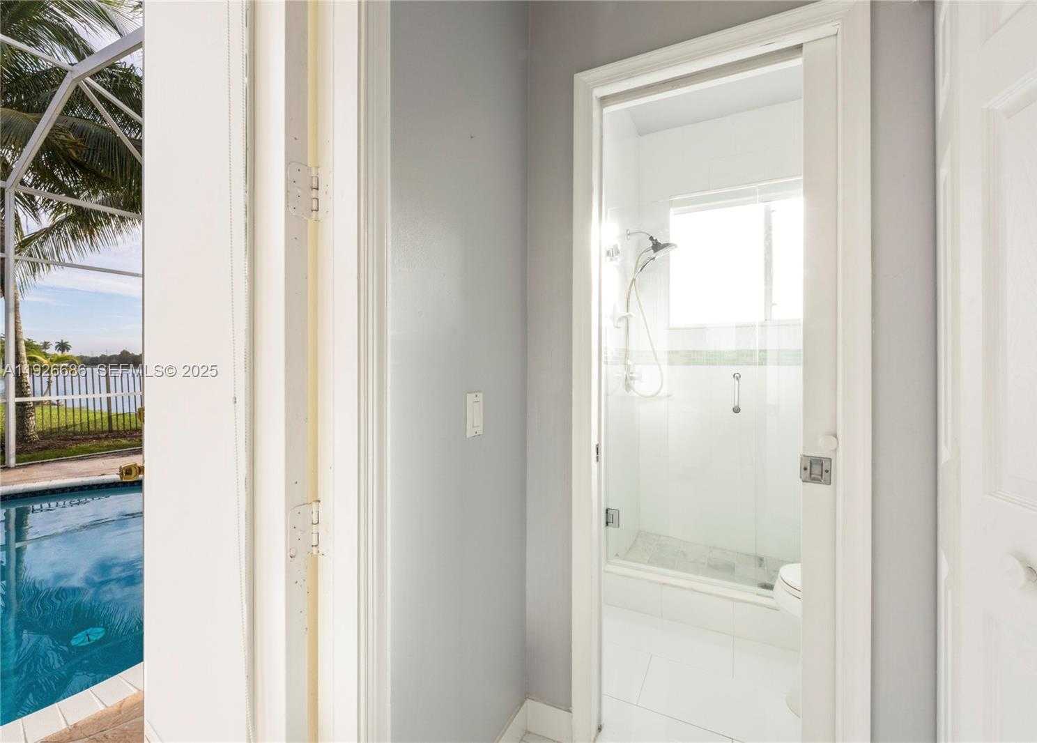 Small Image of 2893 OAKBROOK DR, Weston Number 30