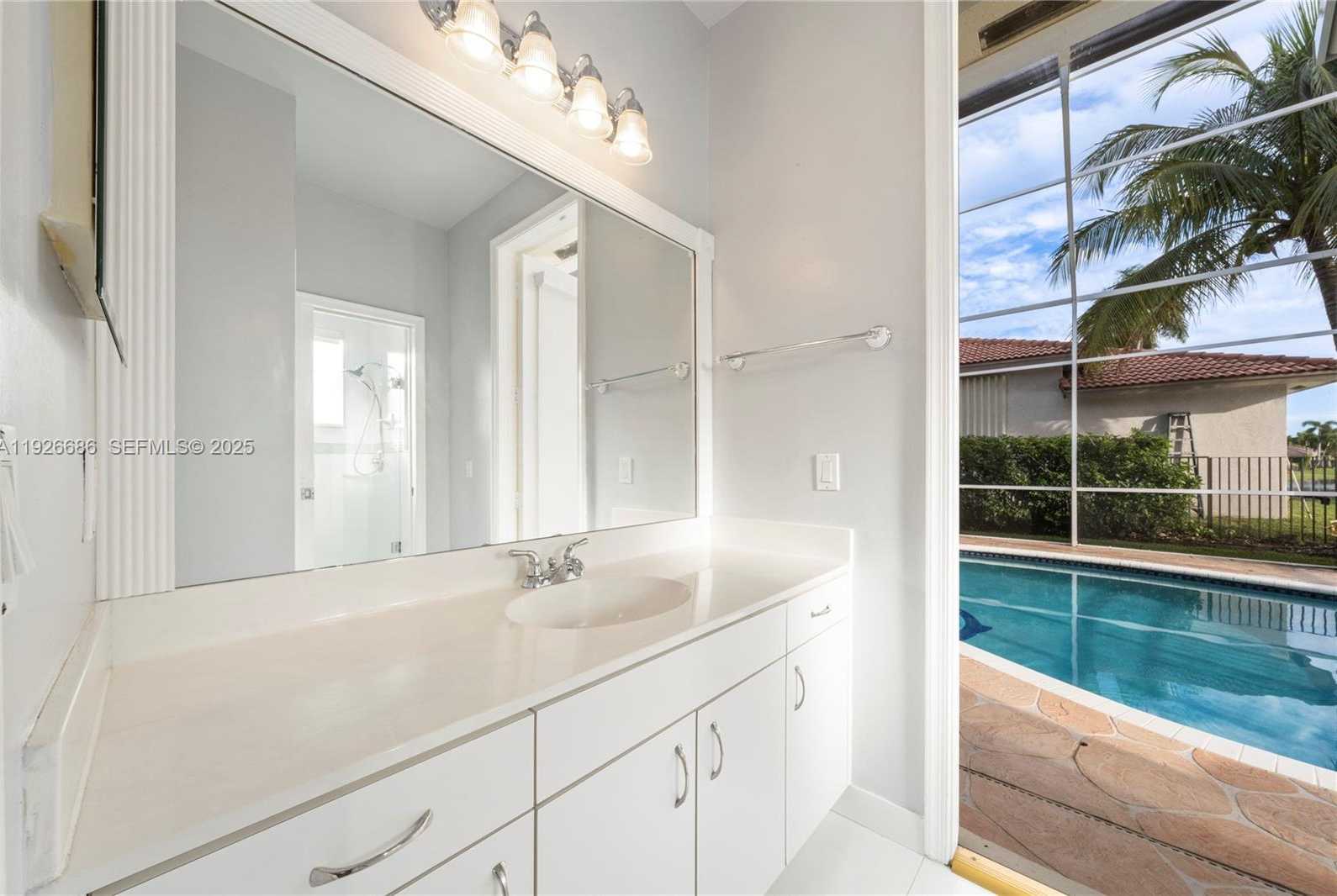 Small Image of 2893 OAKBROOK DR, Weston Number 31