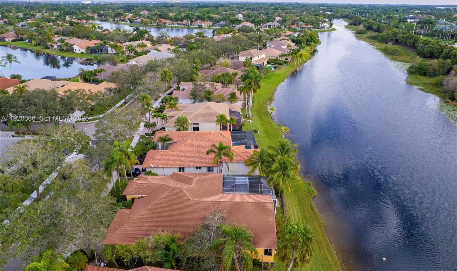 Small Image of 2893 OAKBROOK DR, Weston Number 7