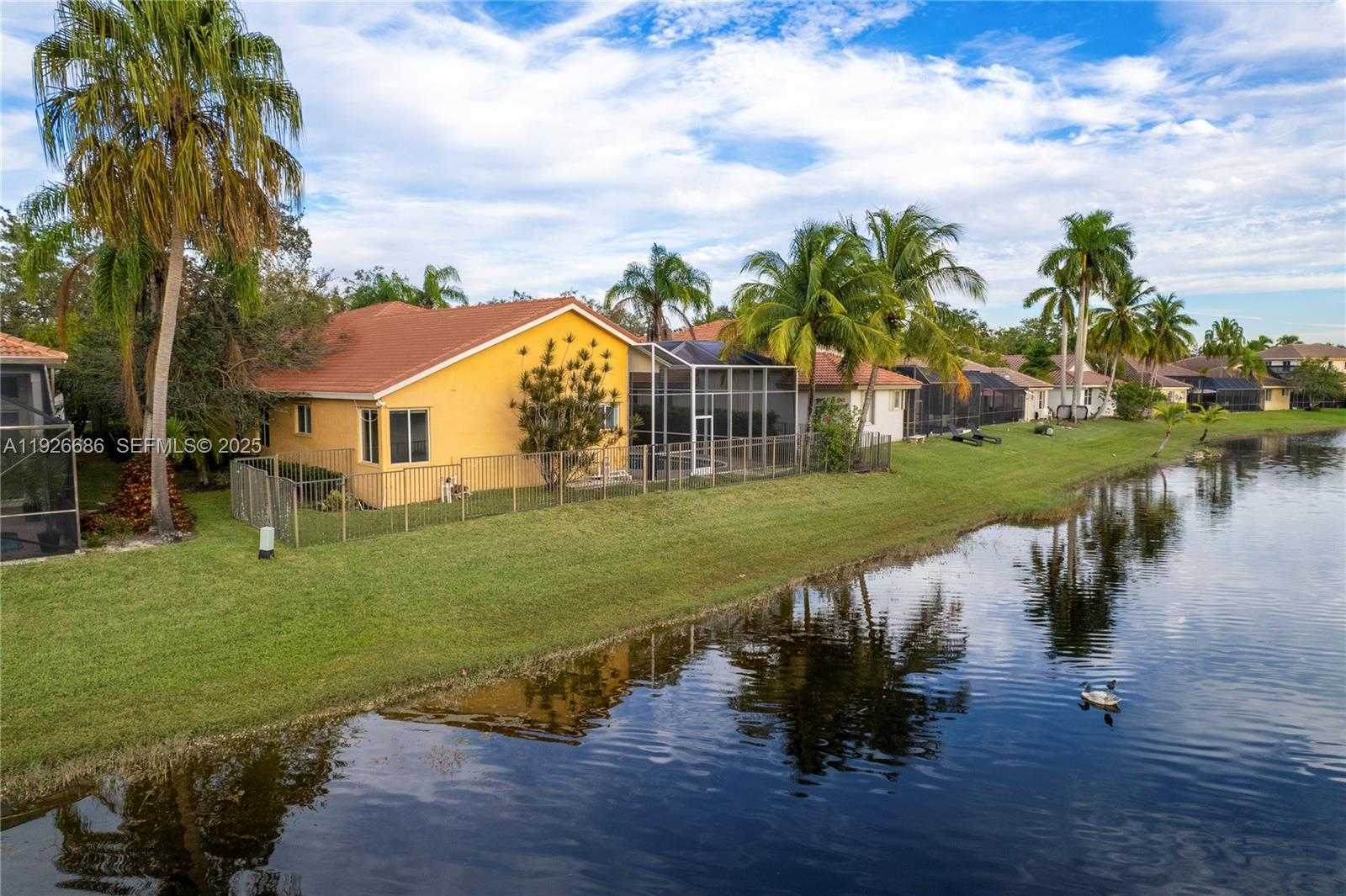 Small Image of 2893 OAKBROOK DR, Weston Number 9