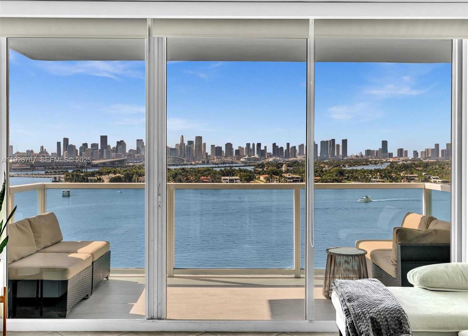 Small Image of 650 WEST AVE #1605, Miami Beach Number 1